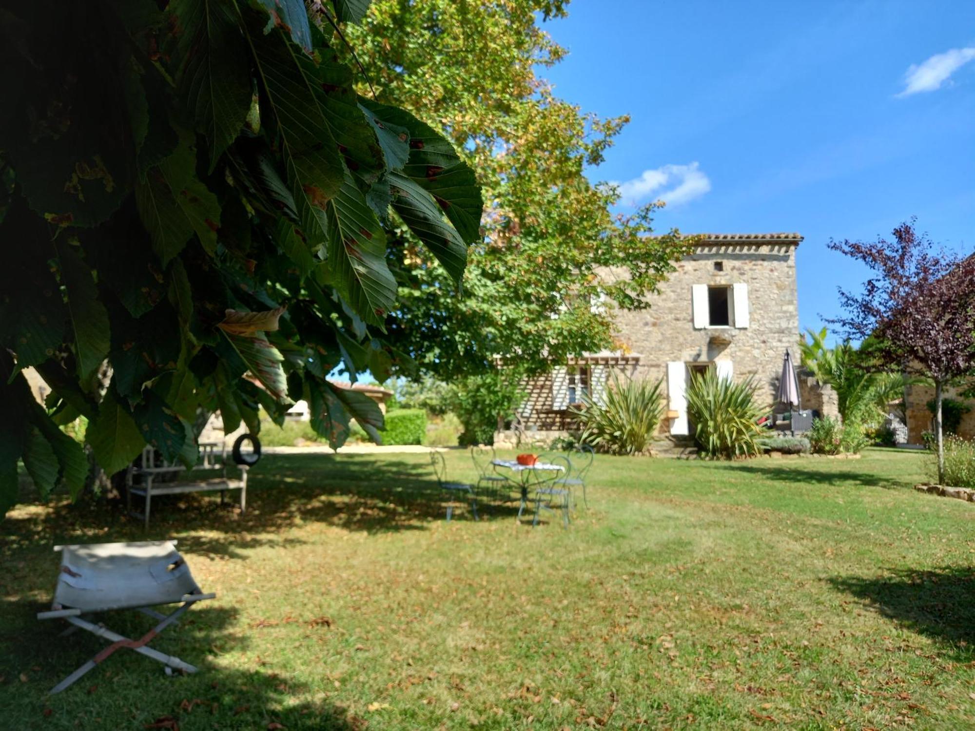 Gîtes Lalaurie Sauveterre-la-Lémance Chambre photo